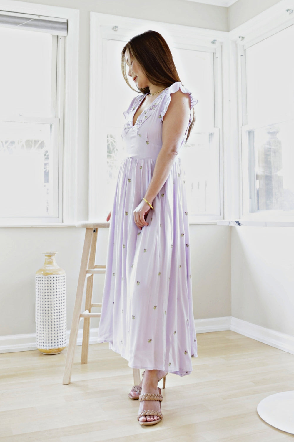 Petite V Neck Embroidered Midi Dress (Pale Lilac) – Petite Dressing